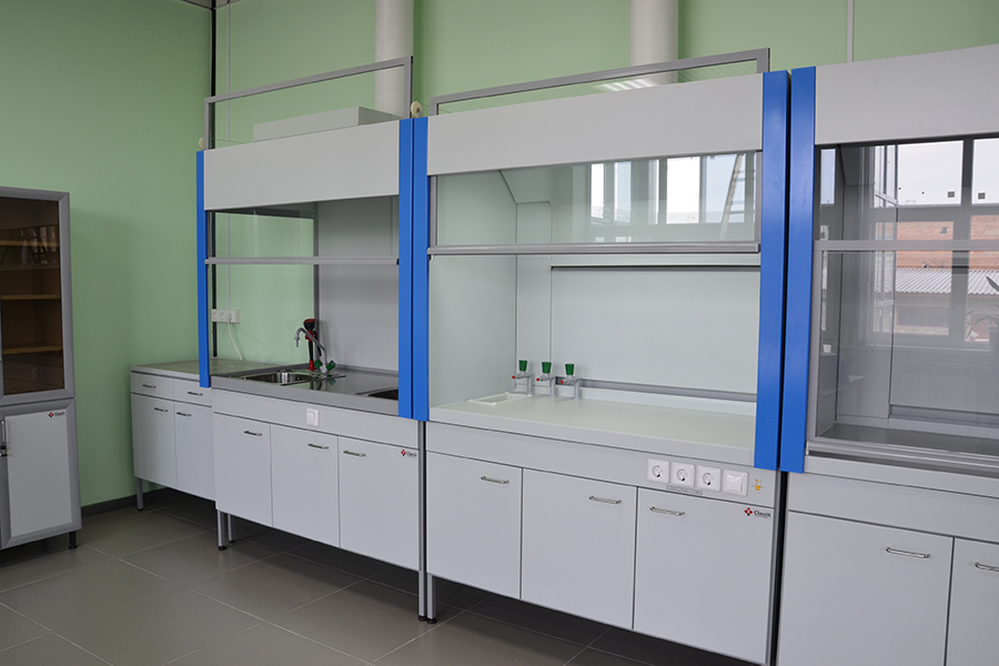 Лабораторный шкаф металлический Профи-6 вытяжные с установкой