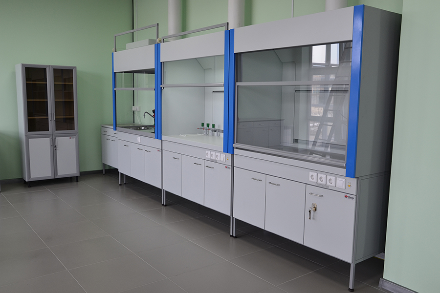 Лабораторный шкаф для хранения ТШ-201В с мойкой и сантехникой