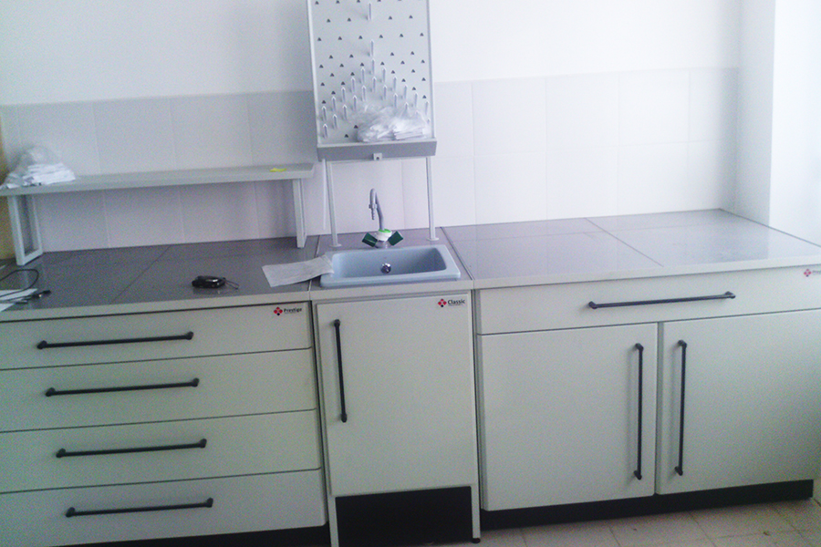 Лабораторный стол ПроМо-4ПВ с мойкой и раковиной заказать