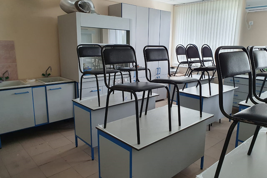 Обеспечение учебных лабораторий мебелью для Казанского медицинского колледжа